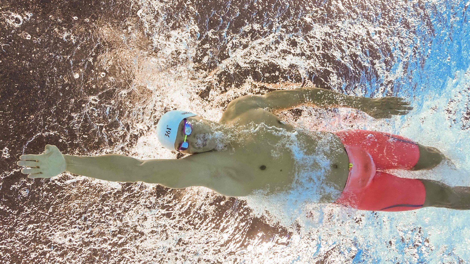 爱游戏体育官方在线-“极速突破”——突破极限的经典超车瞬间，突破极限视频